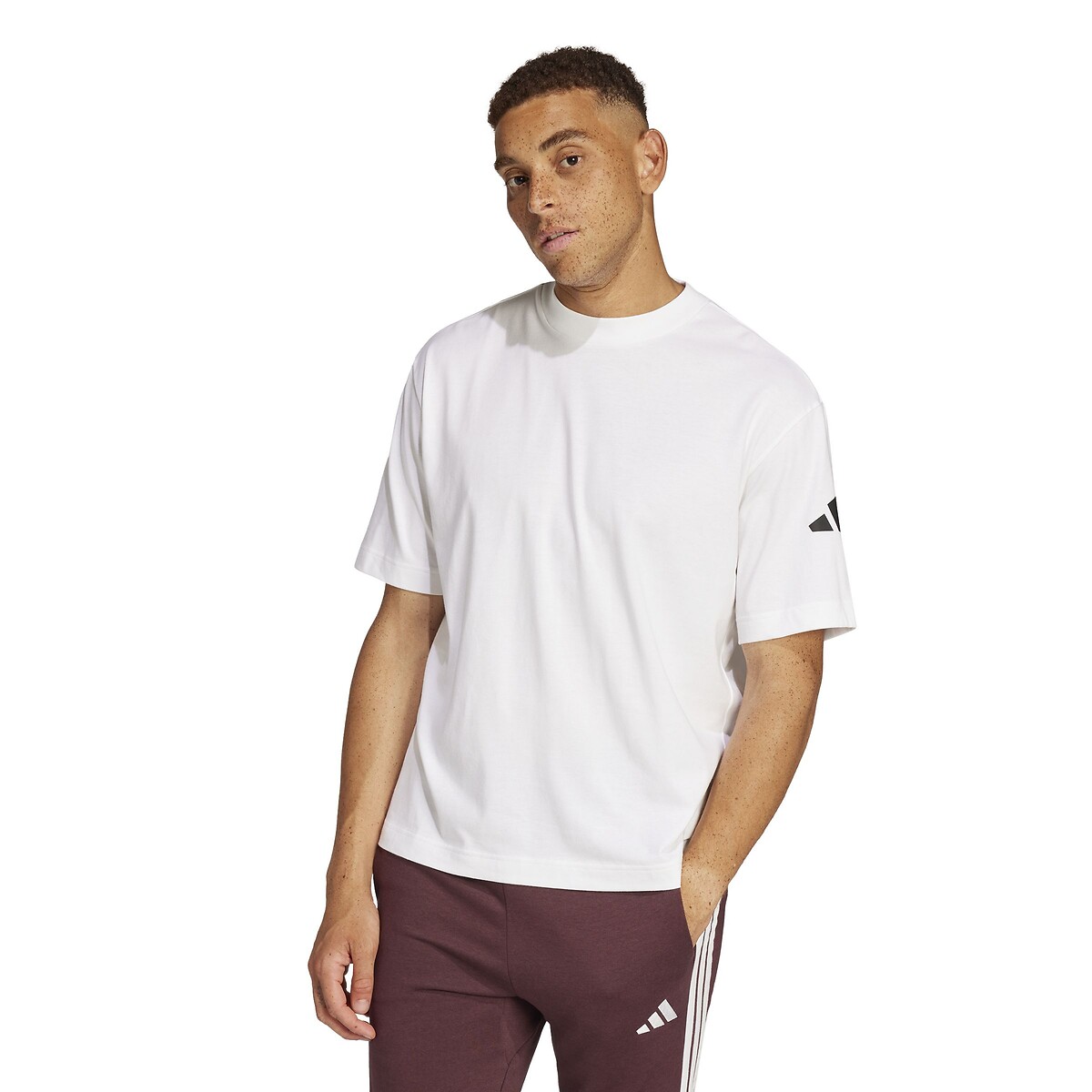 ADIDAS ROUPAS ESPORTIVAS<br>Camiseta Essencial de Manga Curta com Corte Solto