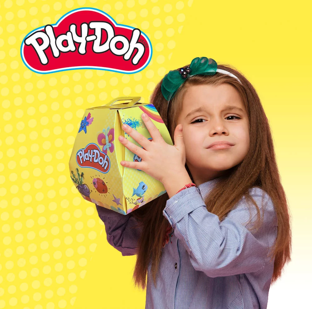 PLAYDOH -BOITE SURPRISE AVEC PLAYSET PATE A MODELER ACCESSOIRES STICKERS ET TAPIS INTERACTIF