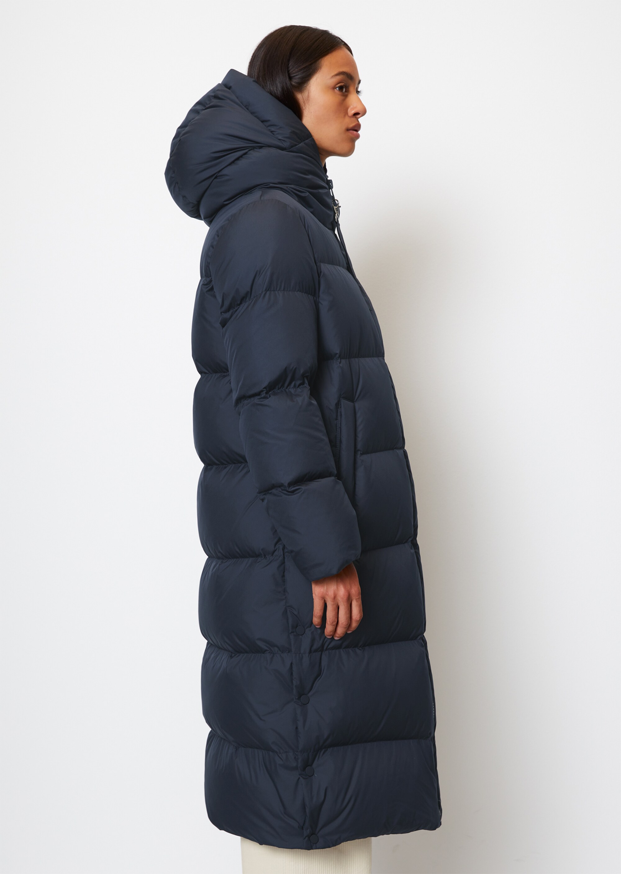 Puffer-Daunenmantel regularaus recycelten Materialien