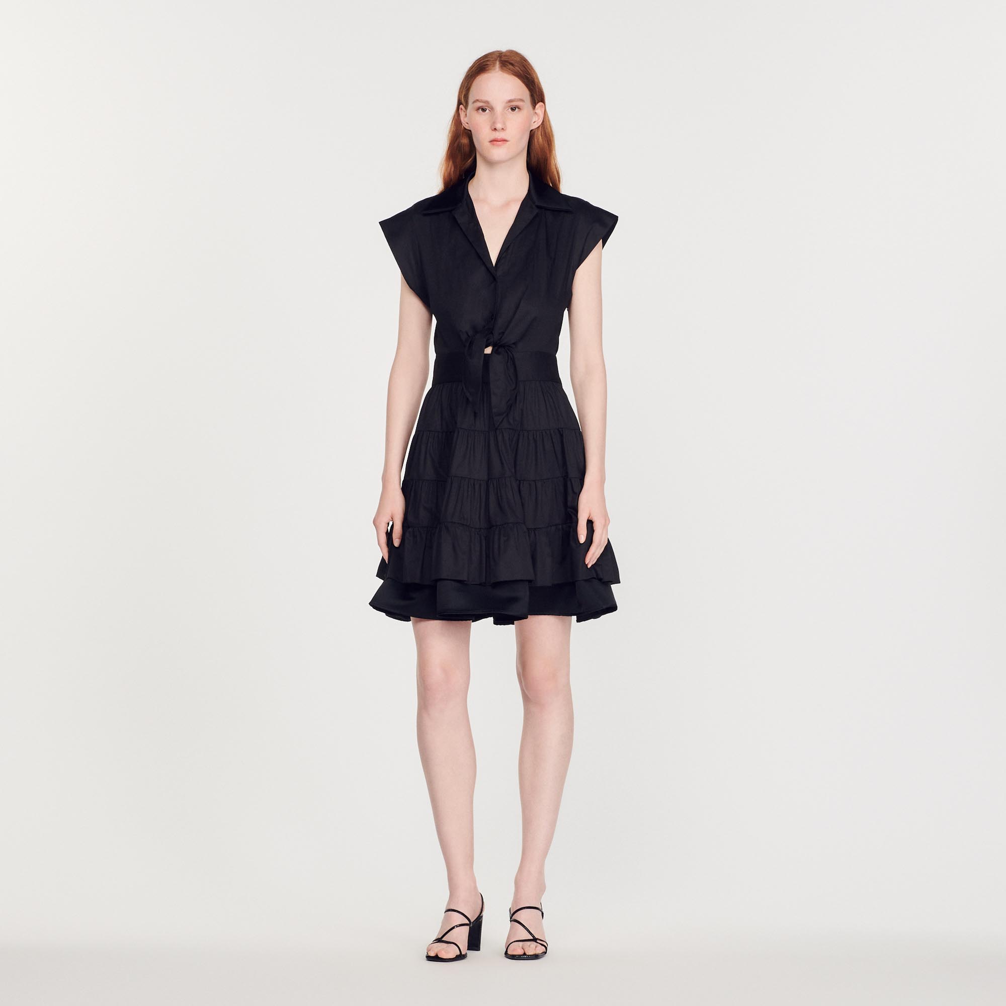 Robe courte volantee
