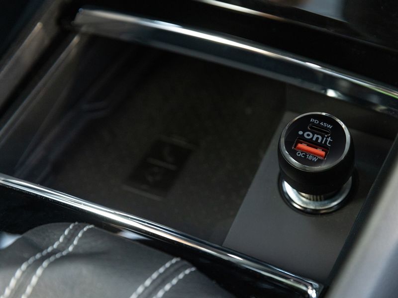 onit Autoladegerät Dual 63 W PD Kfz-Ladeadapter mit einem USB-C- und einem USB-A-Port