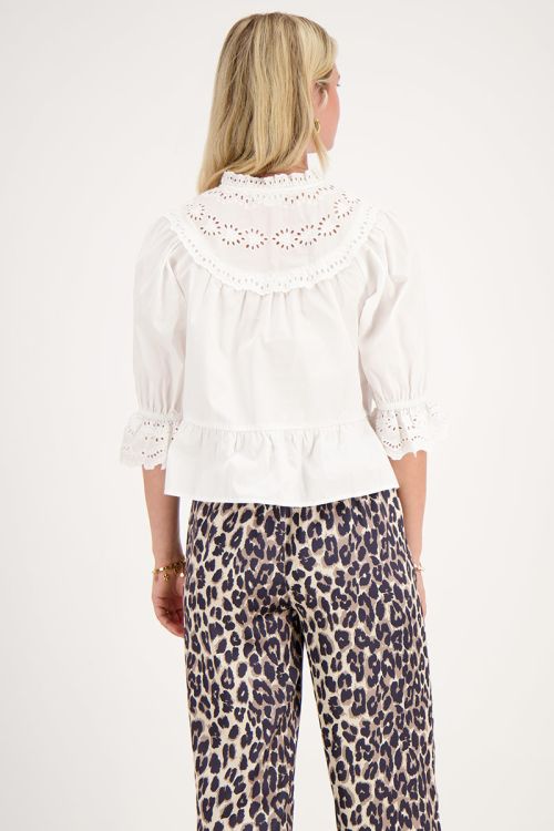 Witte top met strikjes en broderie