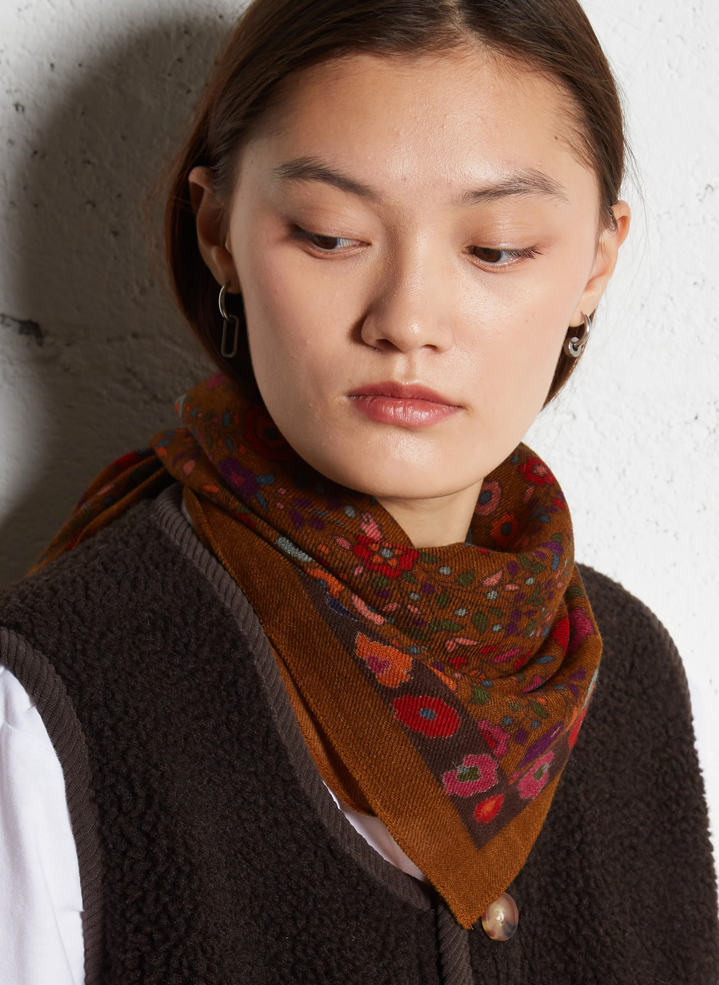 FLOWER SQUARE - Foulard imprimé en laine | Doré