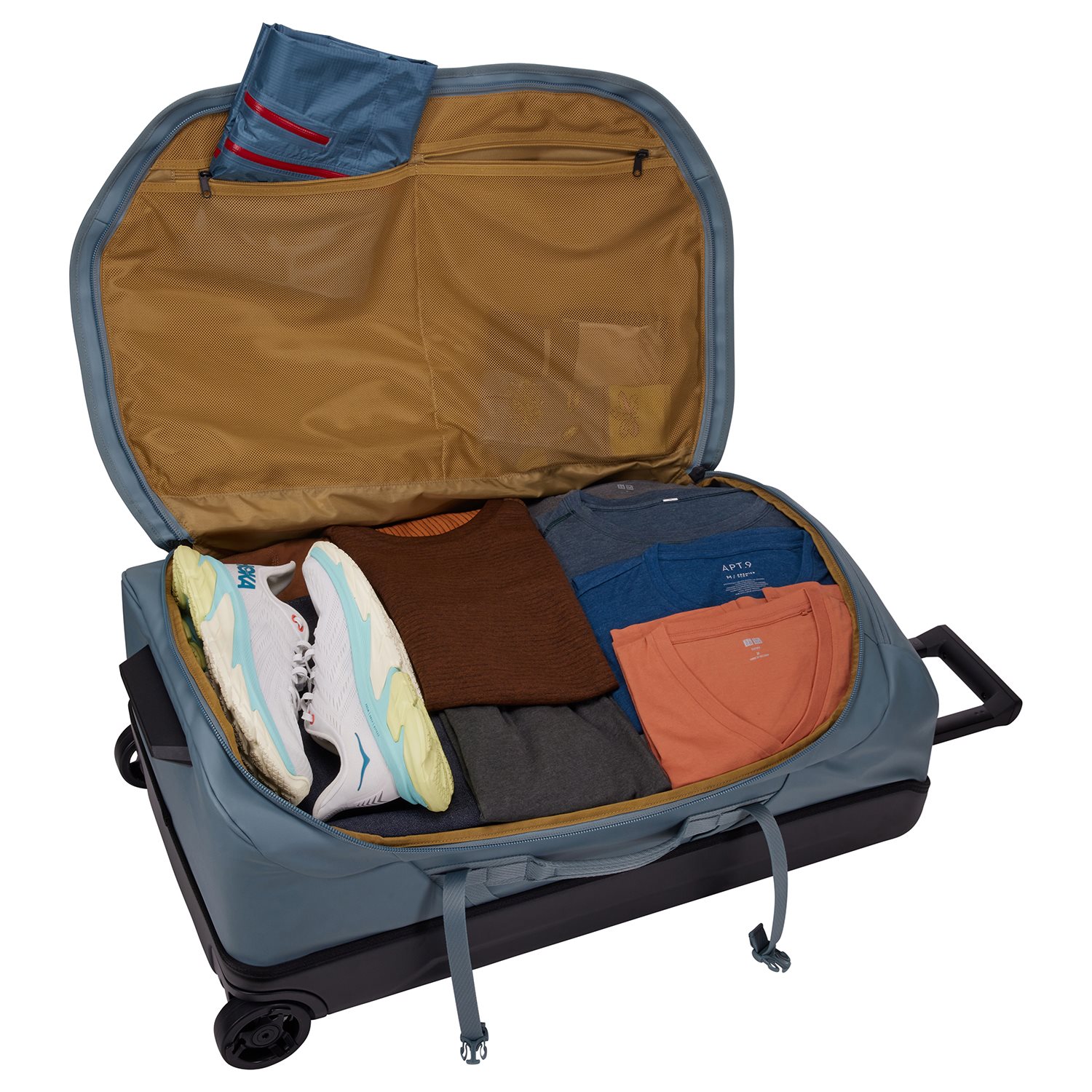 Thule Chasm Rolling Duffel pond