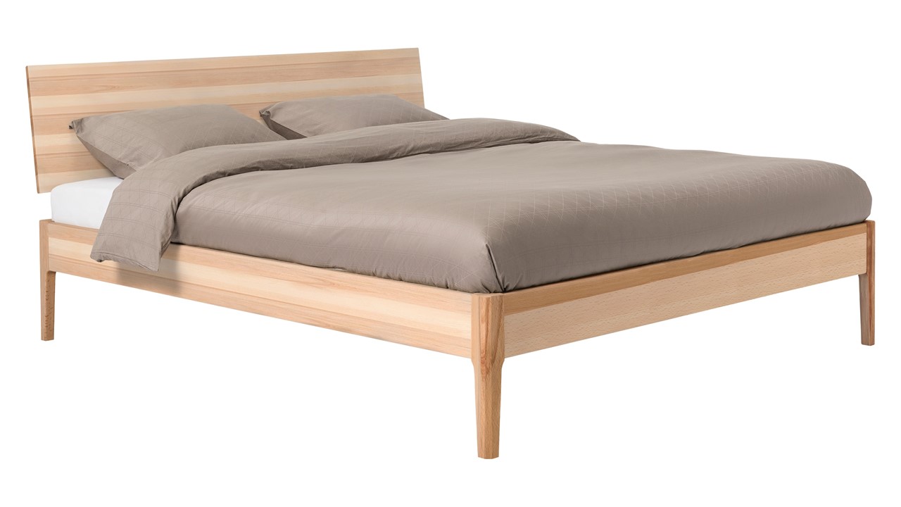 Bed Sky met hoofdbord en poten hout beuken