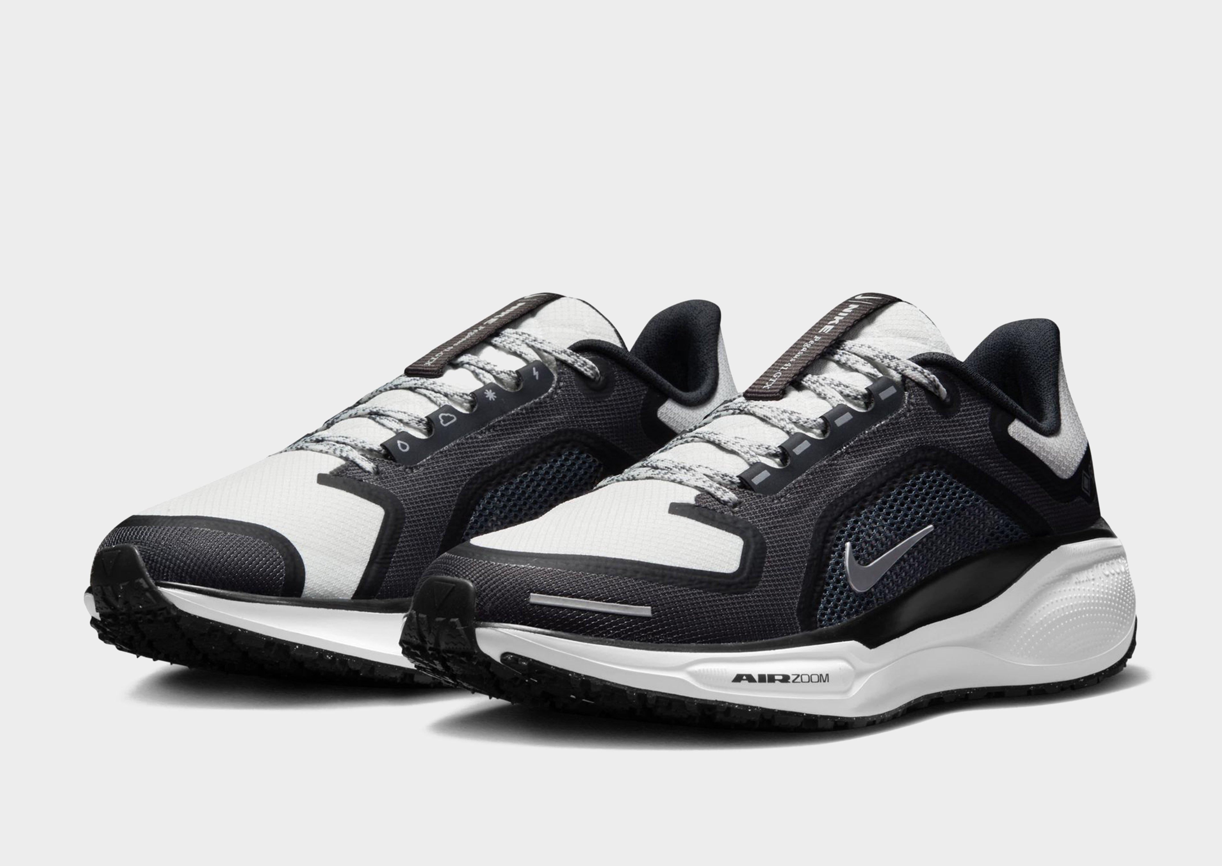 Nike WOMEN'S WATERPROOF ROAD