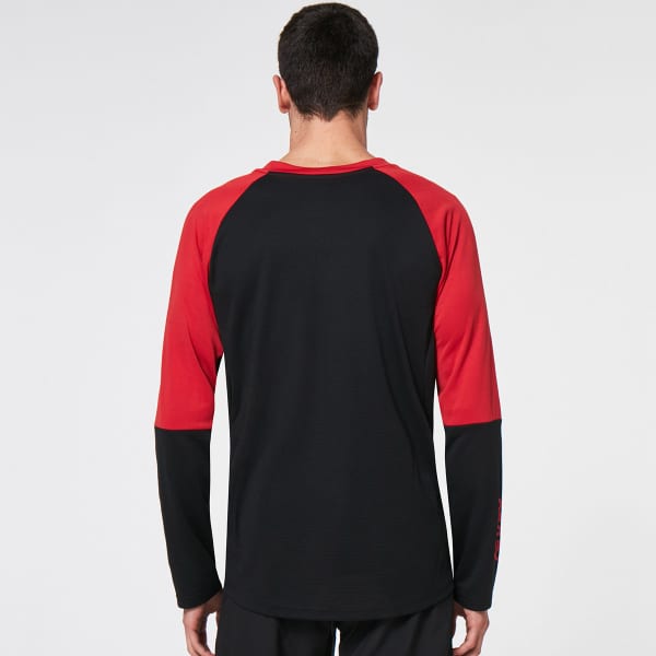 Maillot VTT OAKLEY SWITCHBACK LS TRAIL TEE BLACKOUT