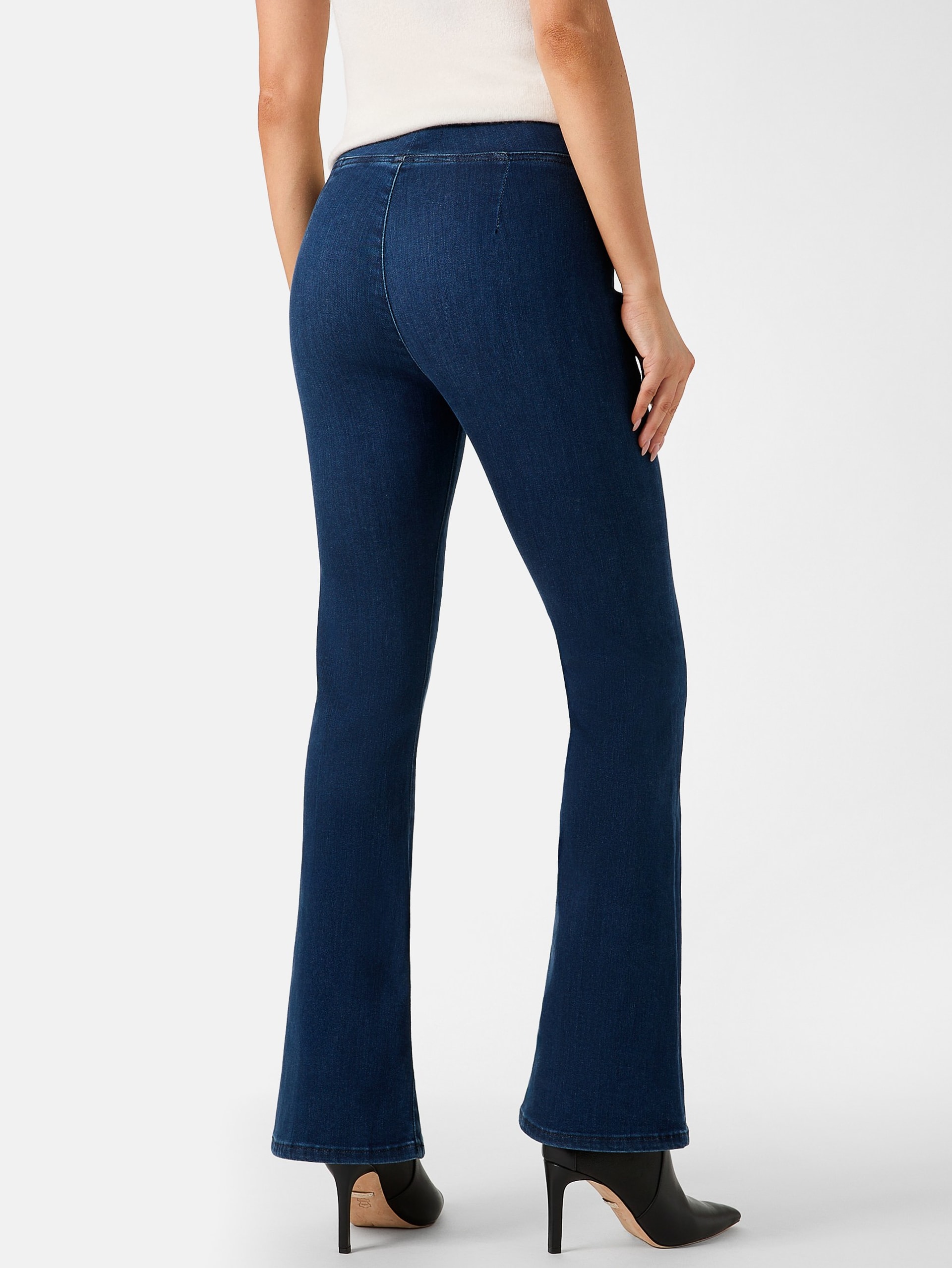 Calça jeans flare ecológica e sexy