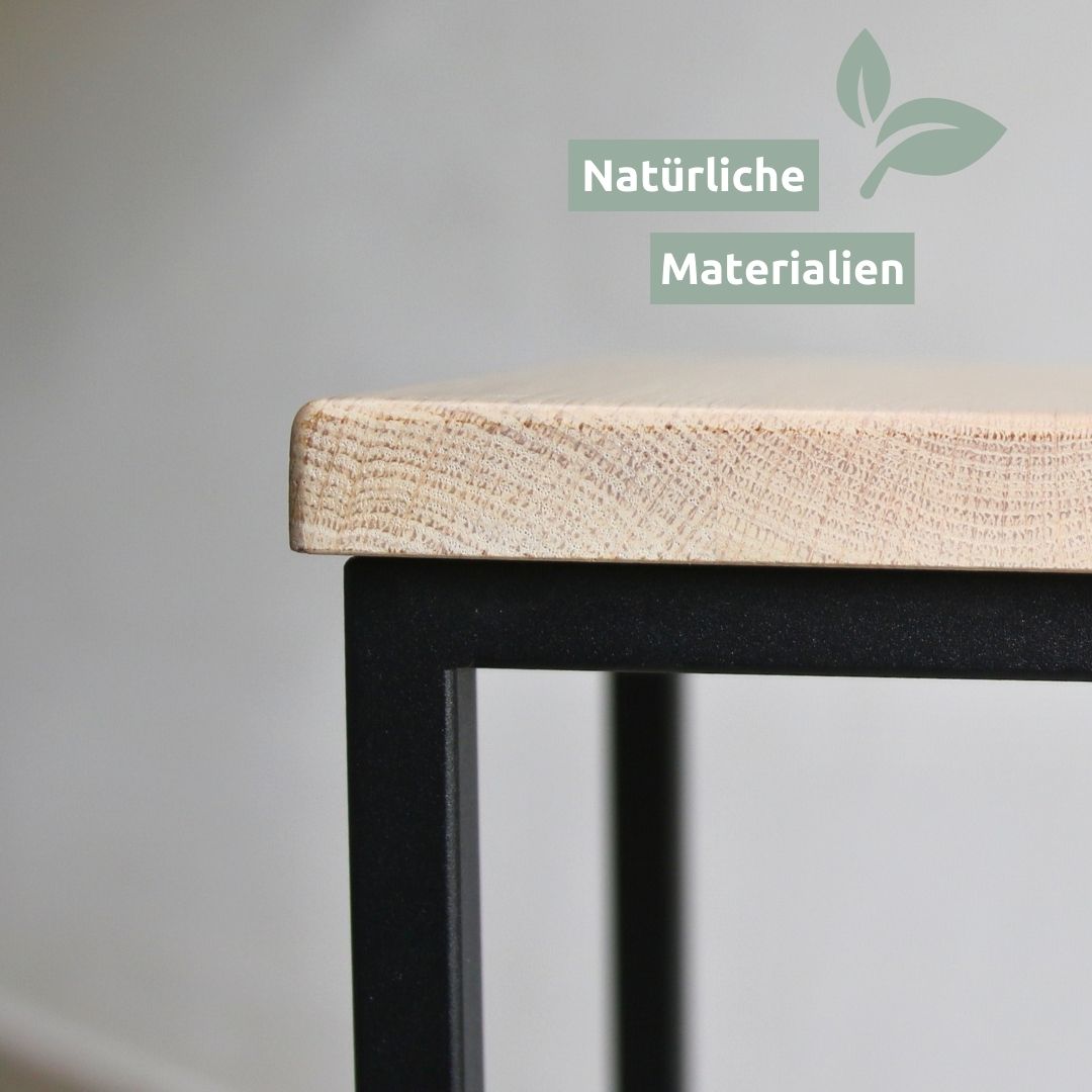 holz4home® Dekoständer aus Eiche | Gedrehte Streben-Variante in hellgrau geölt | 50 cm