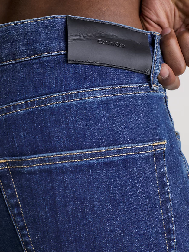 calça jeans justa