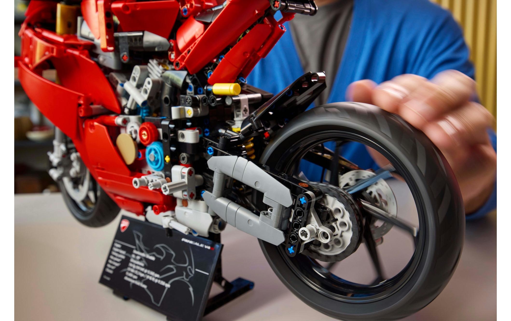 LEGO® Spielbausteine »Technic Ducati Panigale V4 S Motorrad 42202«