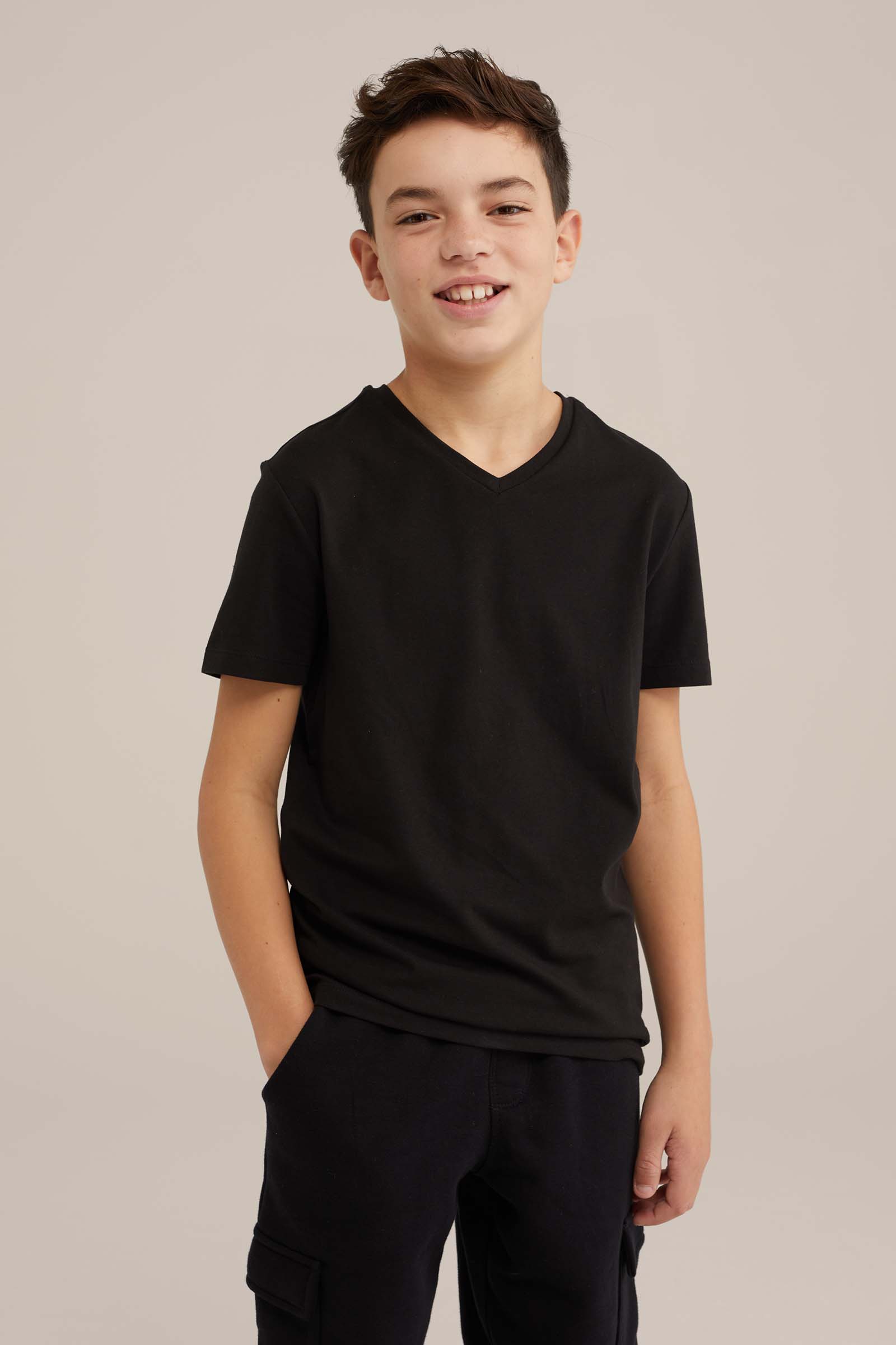 Jongens basic T-shirt met V-hals WE Fashion Zwart
