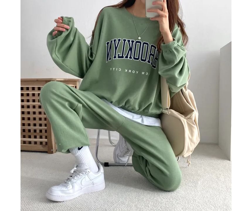 Bolgivy - Set: Sweatshirt met ronde hals en letters + Baggy joggingbroek met trekkoord in de taille