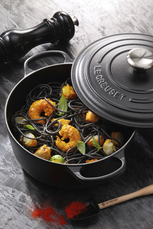 Le Creuset Rund støbejernsgryde 5,3L Matte Black Matte black