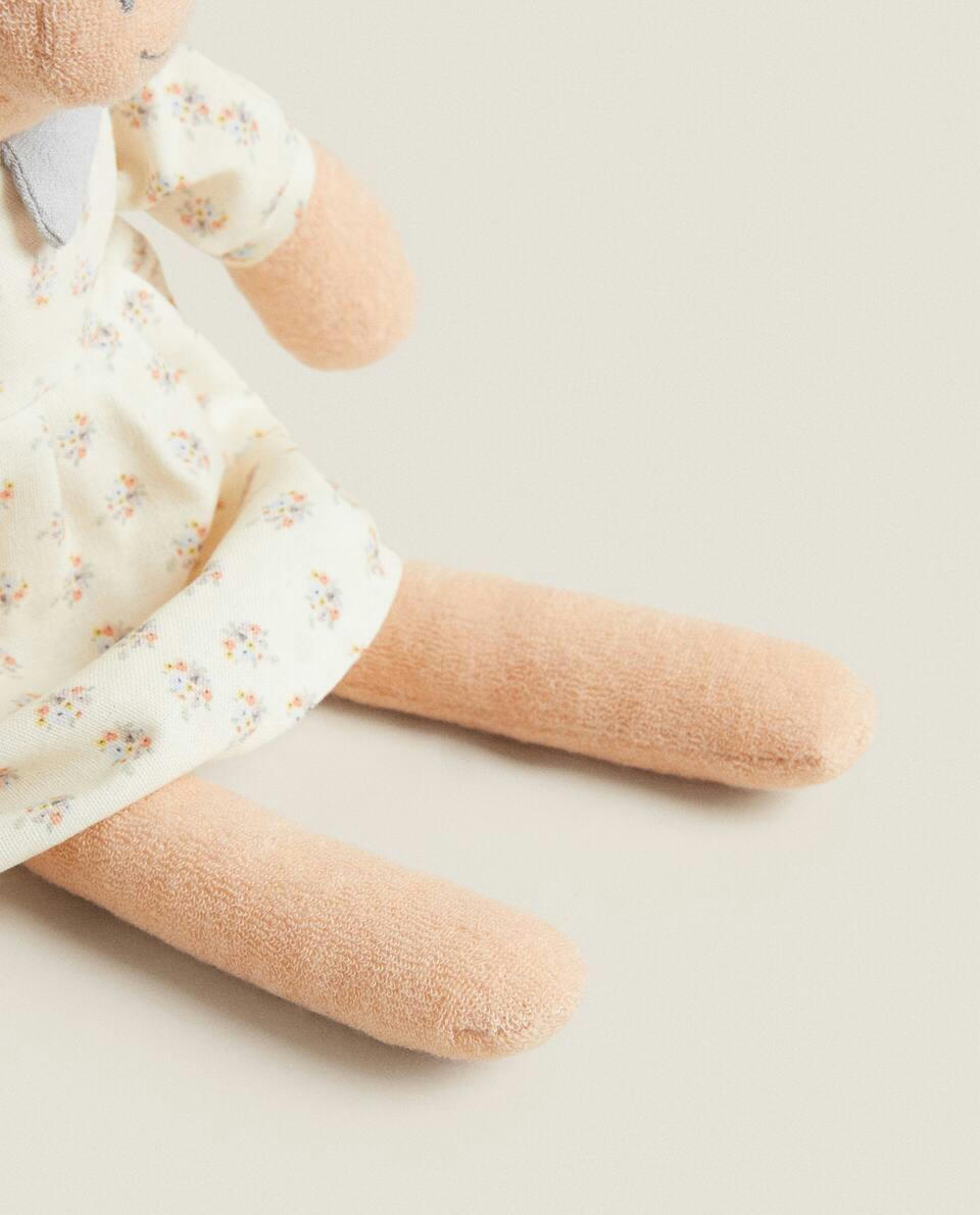 Porquinho de pelúcia infantil vestido