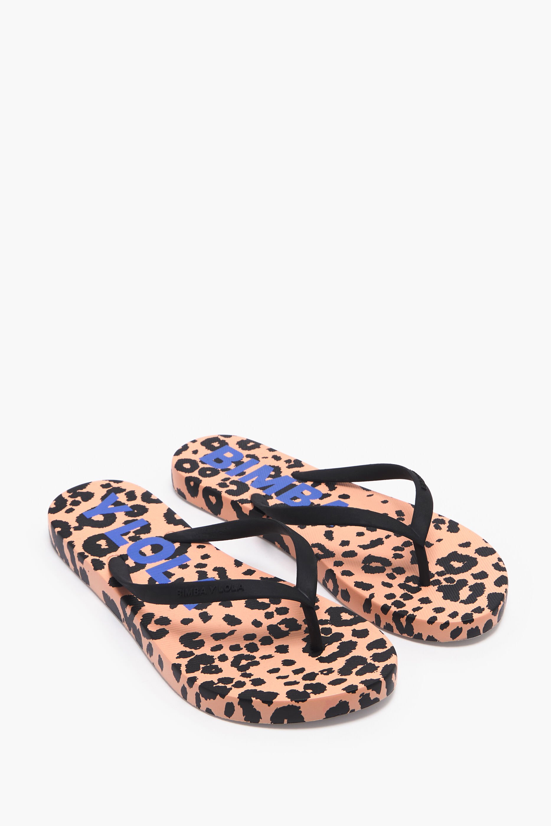 Chinelo de dedo com estampa de leopardo laranja