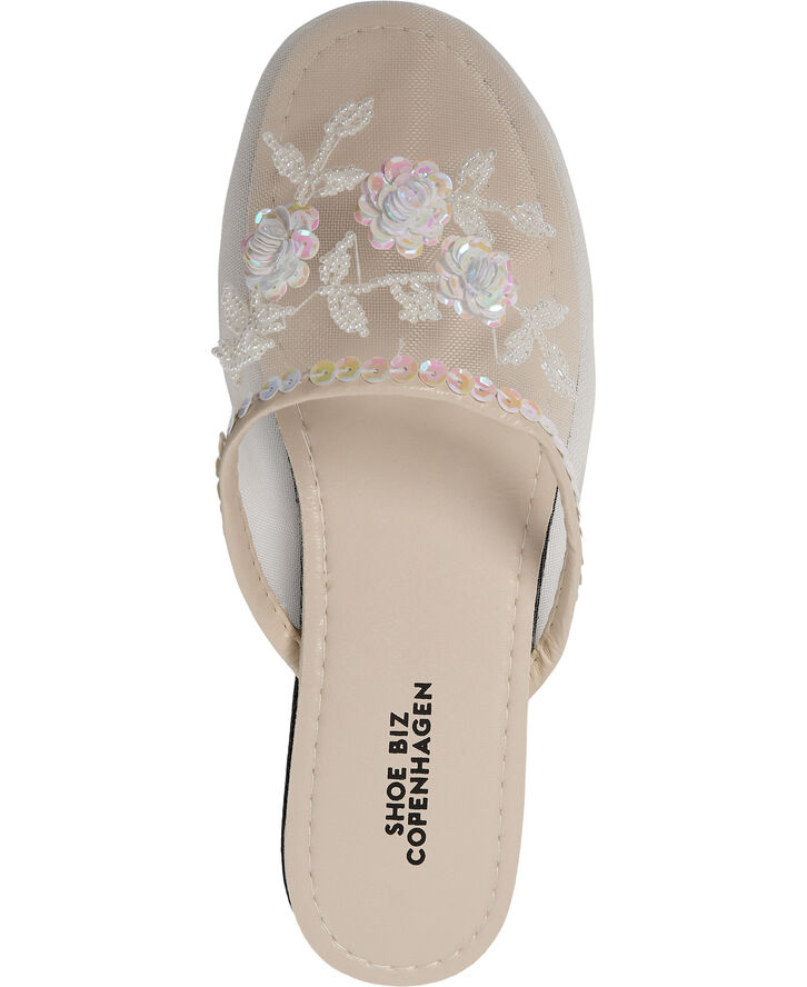 Shoe Biz Pomona Cream