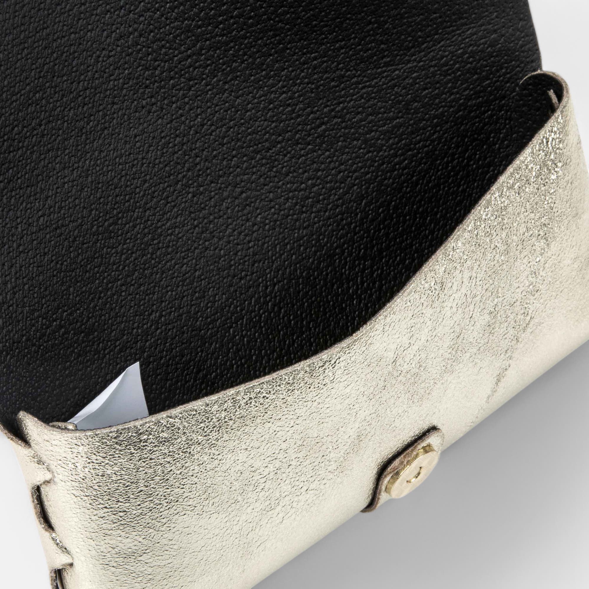 Petite maroquinerie en cuir or