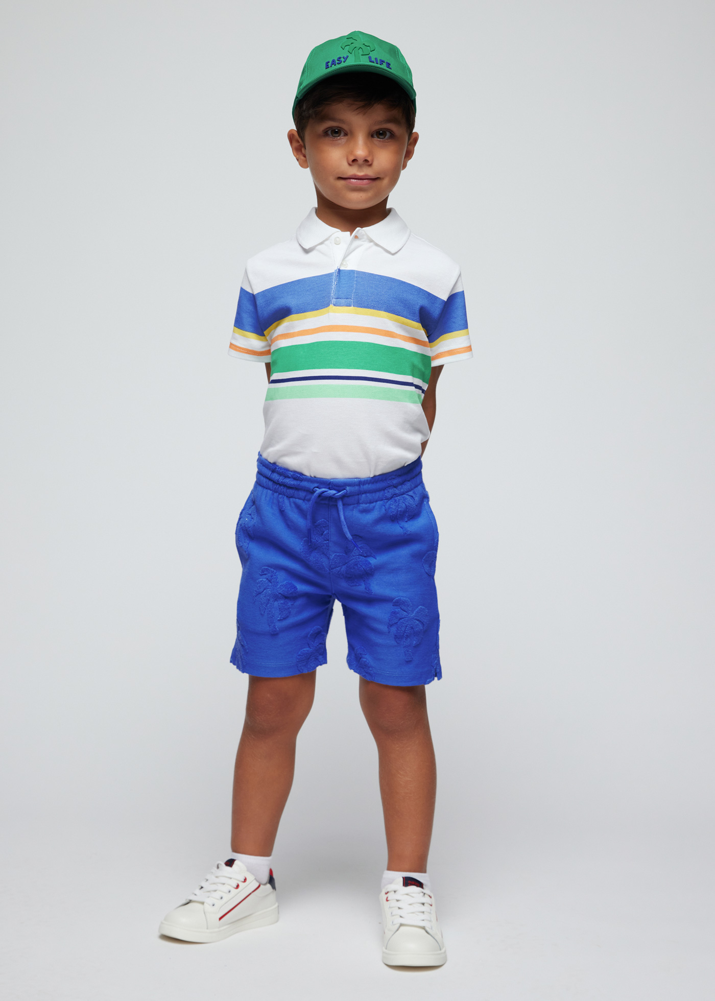 Palmeiras Bermudas menino encaracolado