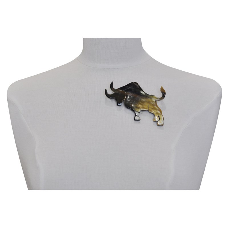 Broche Taureau en Corne Modèle 3