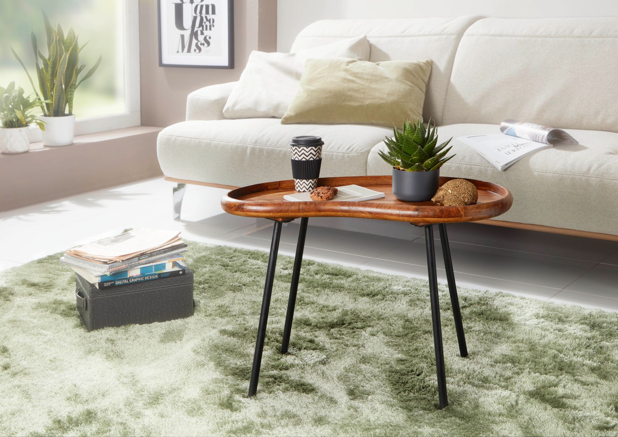 KADIMA DESIGN Retro Couchtisch UMBRIEN: Massivholz und Metallbeine, Nierenform, Sheesham-Holz, Handgefertigt