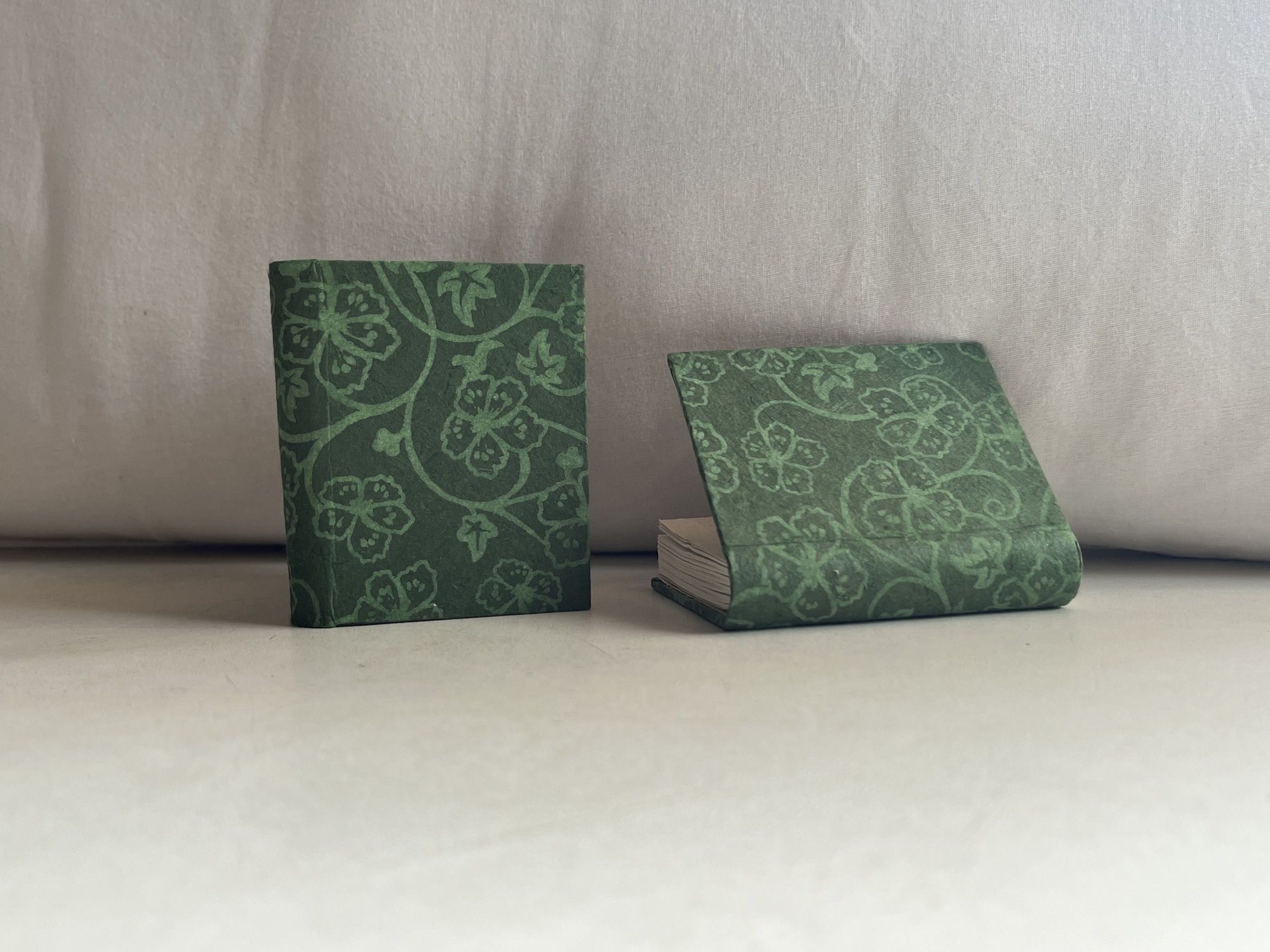 Notizbuch grün, H 7,5 cm, B 5,5 cm günstig bestellen