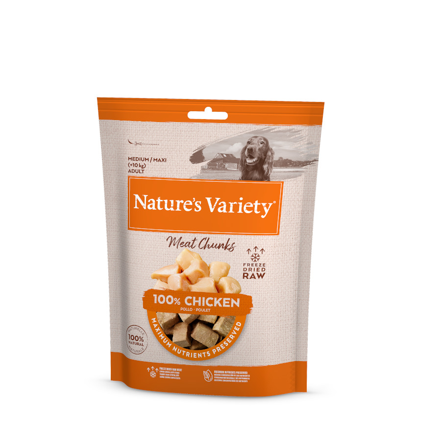 Pedaços de carne de frango liofilizada da Nature's Variety para cães.