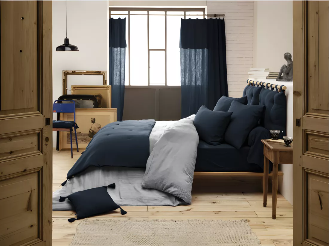 Édredon 90 x 200 cm gaze de coton bleu nuit avec 4 pompons - PEPA