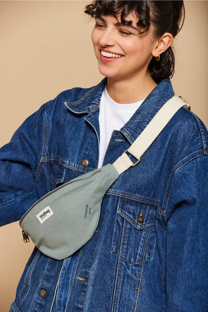 Sac banane Olivia Sauge Broderie Noire Mamma mia