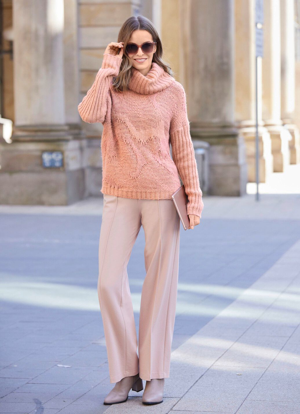 Pullover in aufwendiger Struktur mit Glitzer