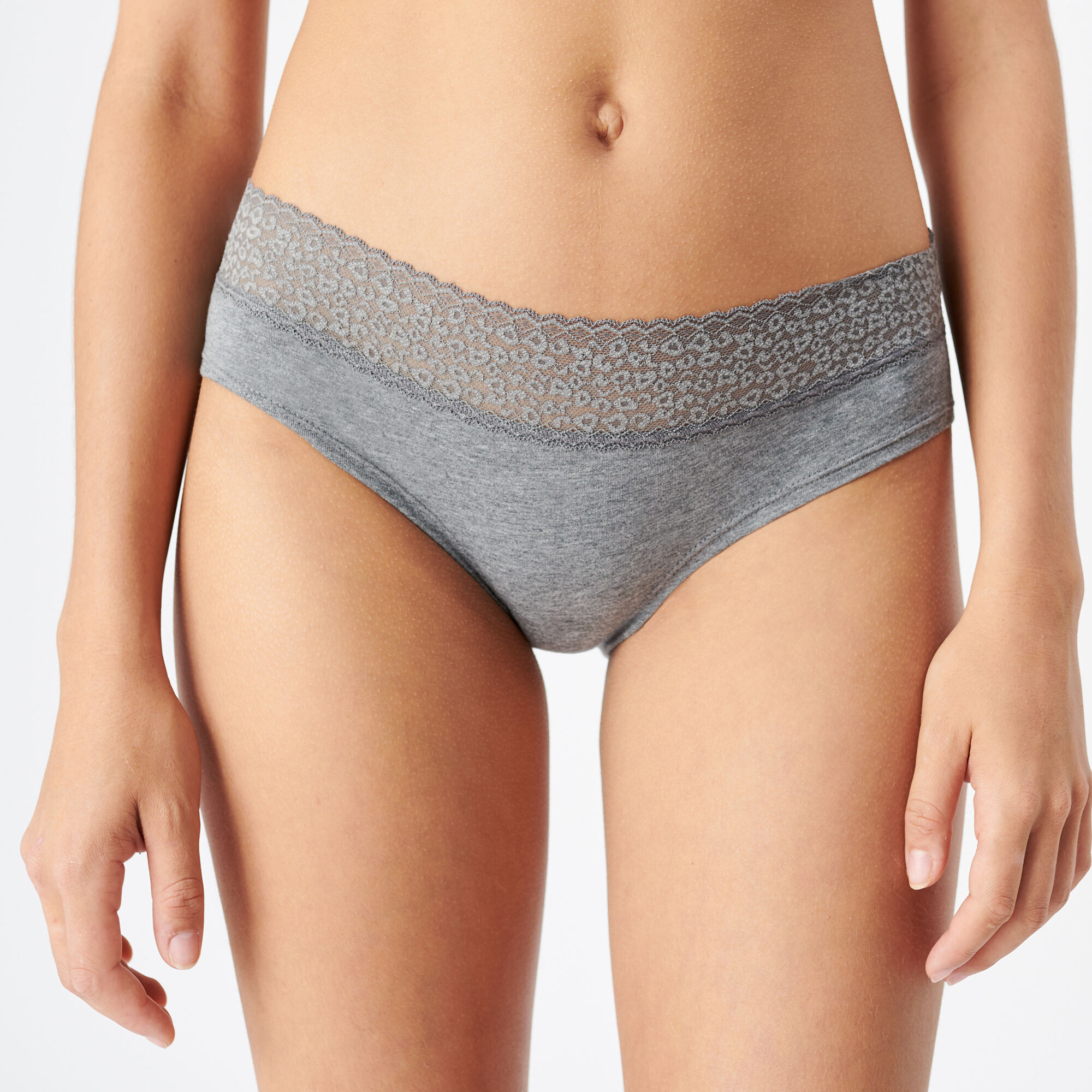 Shorty uni avec dentelle