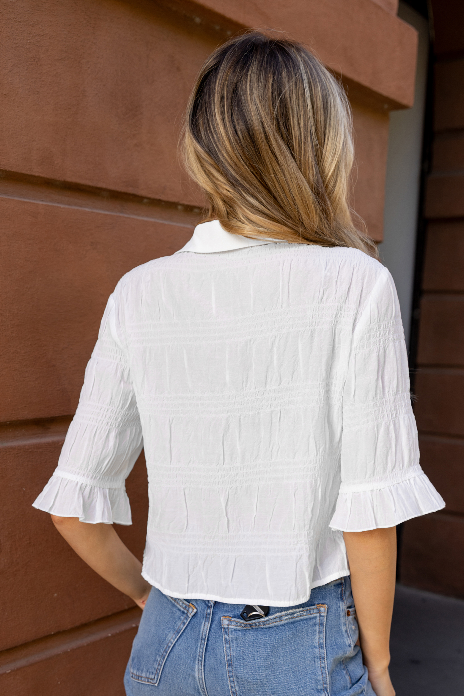 Chemise froissée à boutons sur le devant blanche