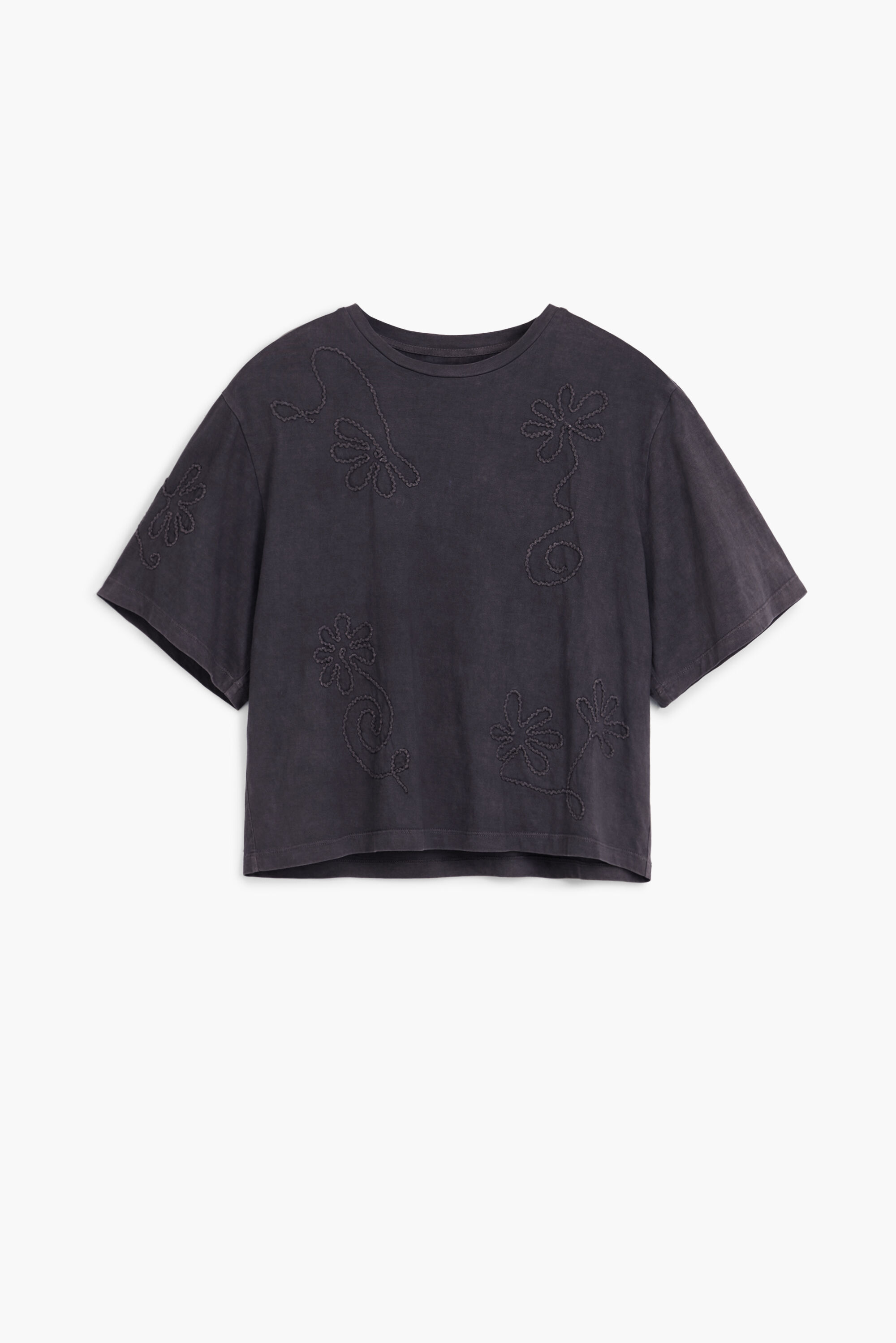 Camiseta flores bordadas