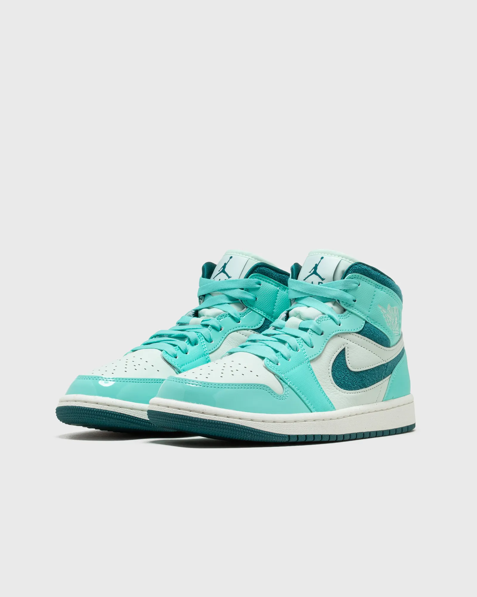 Jordan WMNS AIR JORDAN 1 MID SE