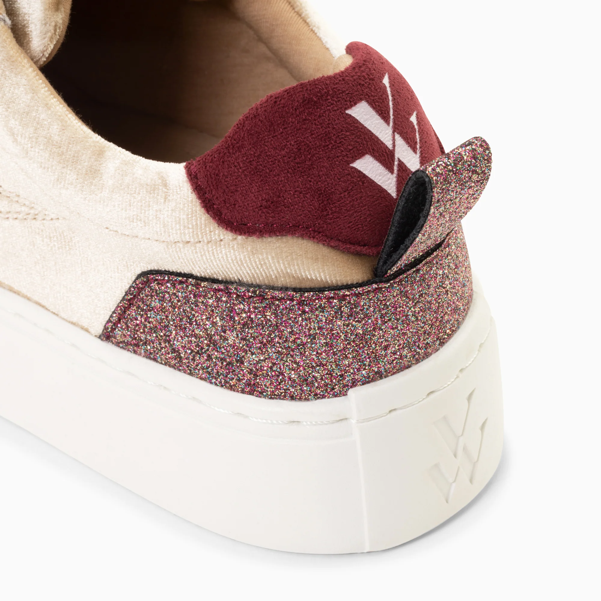 Sneakers-Baskets éclair Jessie beiges à lacets