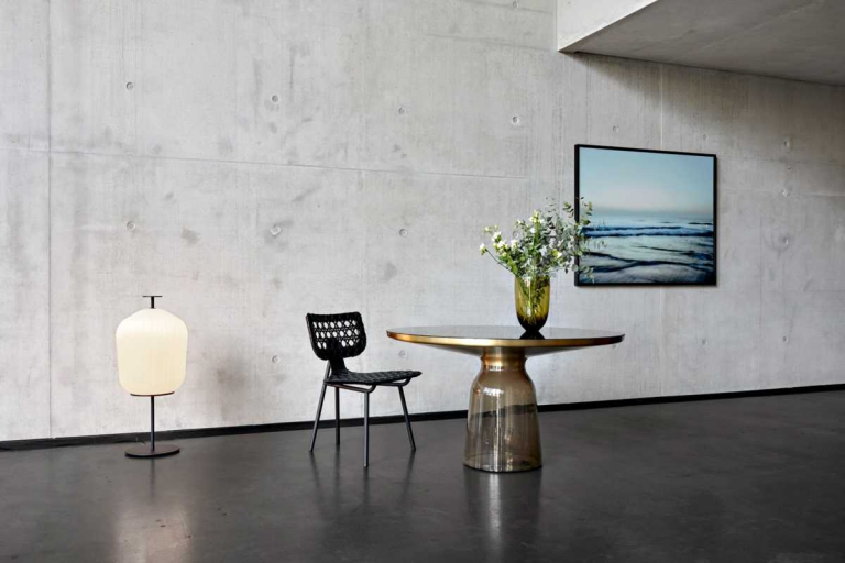ClassiCon Plissée vloerlamp Zwart