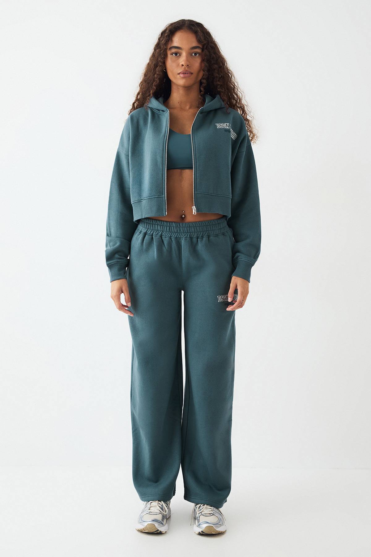 Sweat à Casynthétiqueche Court Zippé Boxy DSGN Studio