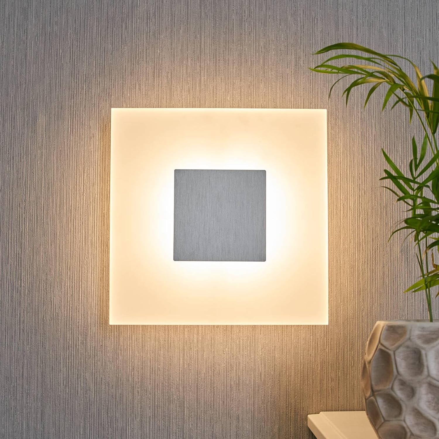 Lucande LED Wandleuchte, Wandlampe Innen Berlind (Modern) in Weiß (1 flammig) - Wandstrahler Wandbeleuchtung Schlafzimmer/Wohnzimmer Wohnzimmerleuchte