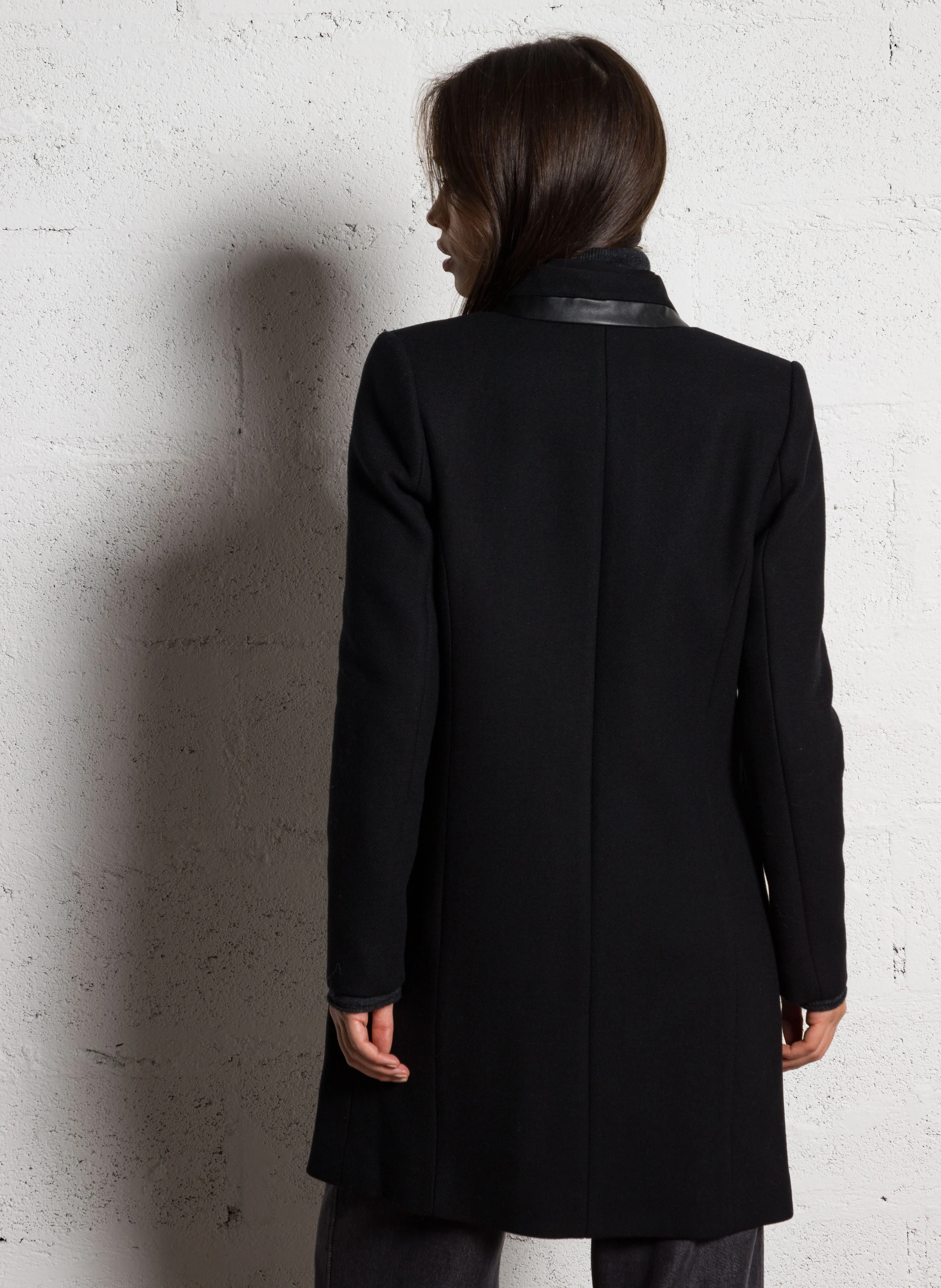 Manteau mi-long à double col en laine| Noir