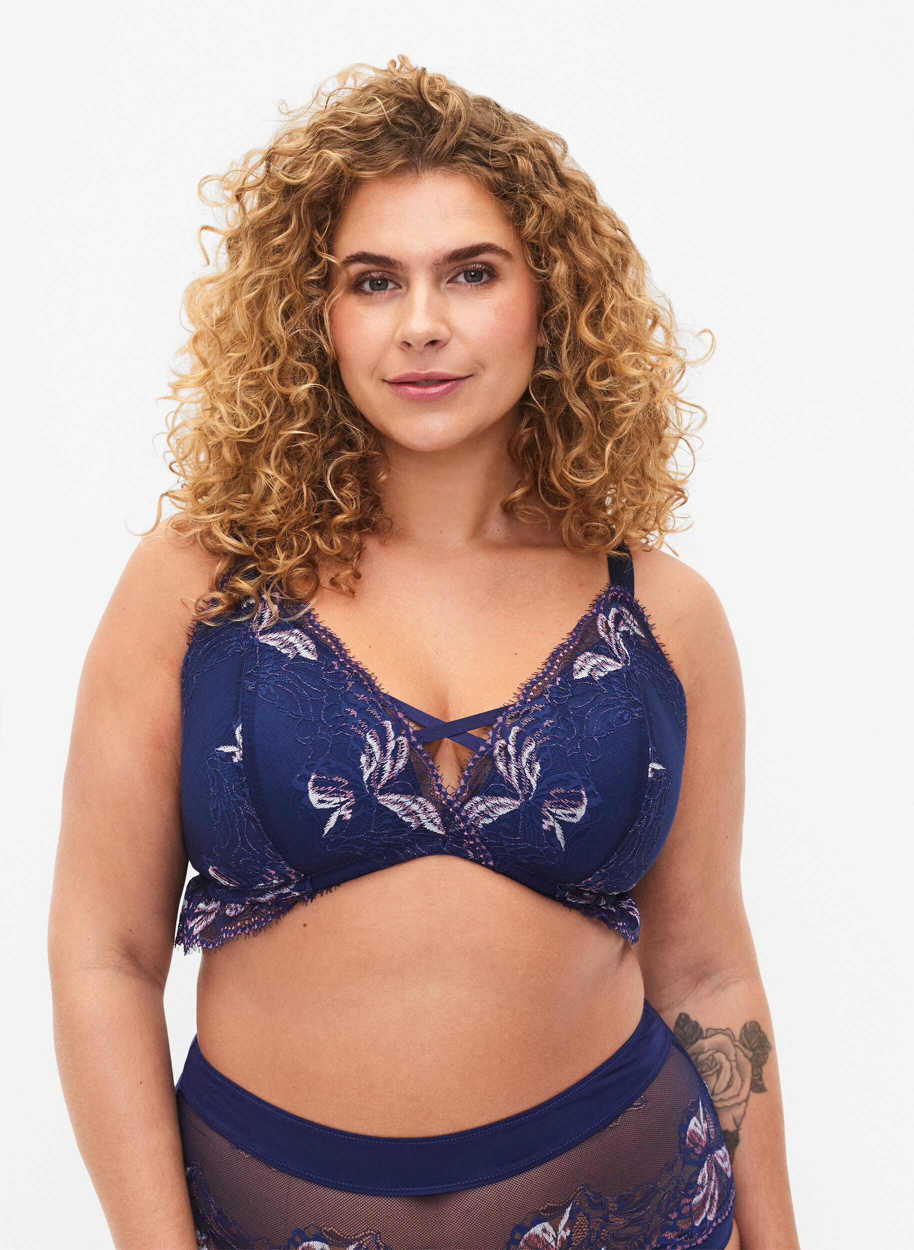 Blonde bh med stringdetalje og vattering