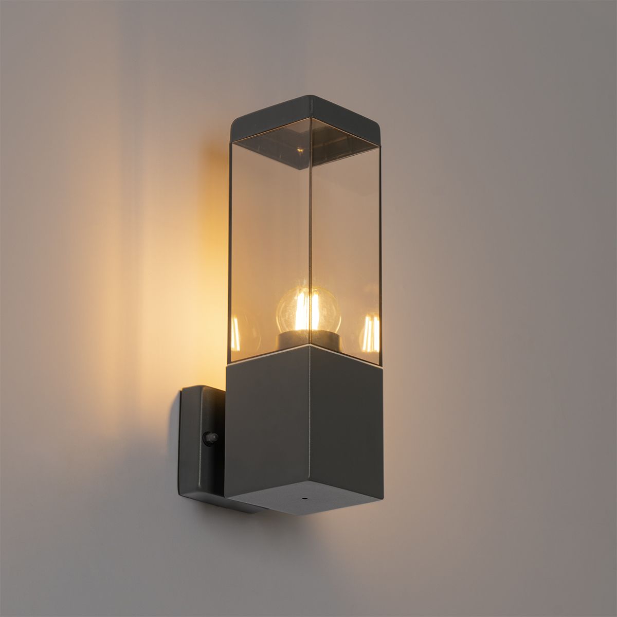Moderne buiten wandlamp donkergrijs met smoke - Malios