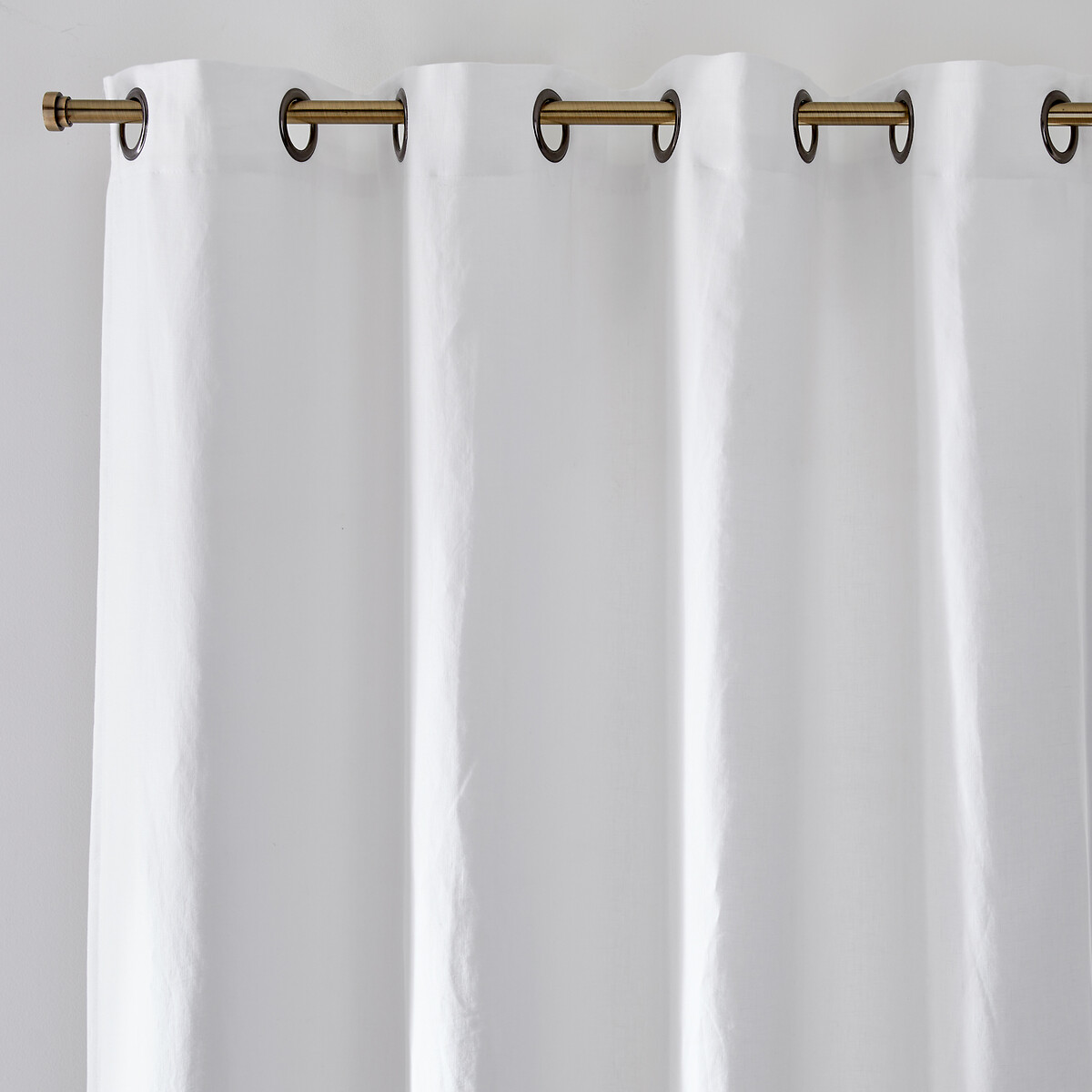 LA REDOUTE INTERIEURS<br>Cortina blackout em linho lavado com ilhós Onega