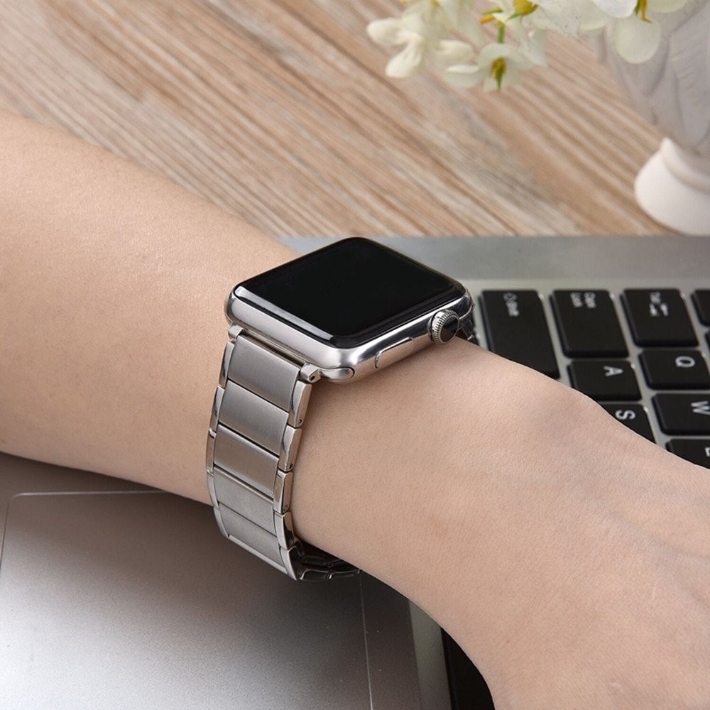 Apple Watch (49/46/45/44 mm) Edelstahl Armband mit Magnetverschluss (Gelenkumfang 242 mm) - Silber