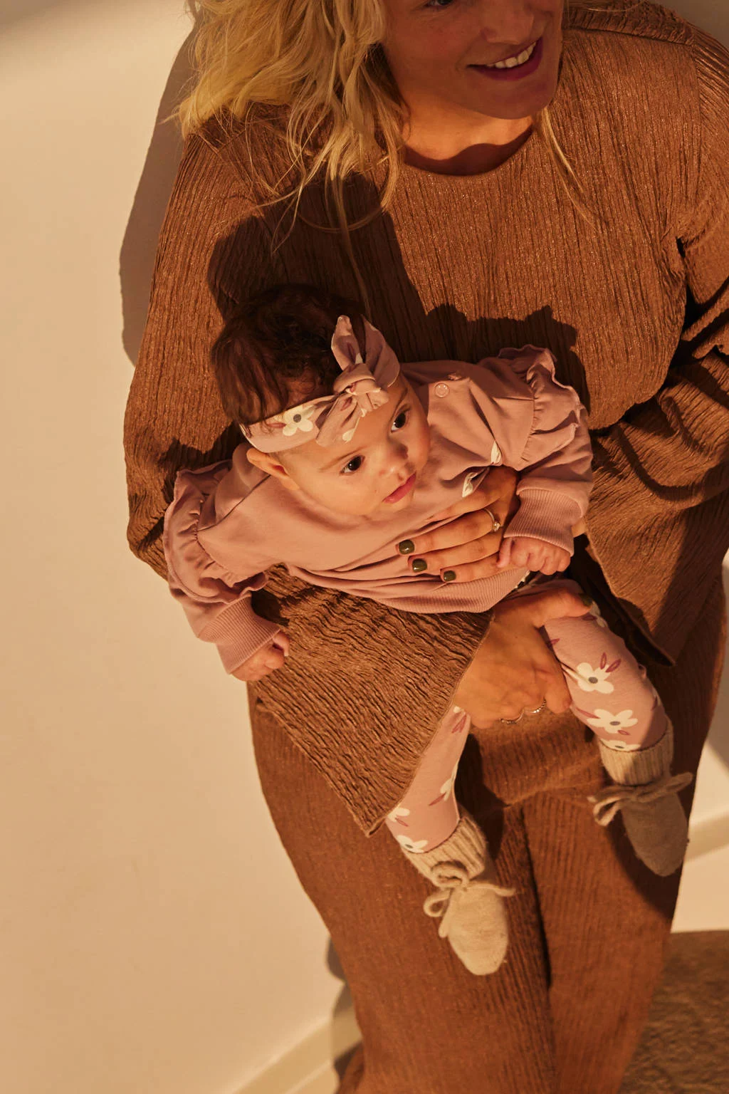 Dirkje sweater + broek + haarband roze