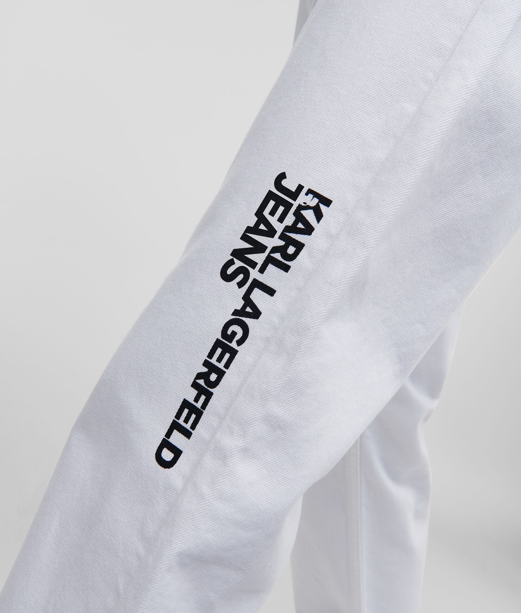 JEAN DROIT BLANC AVEC LOGO KLJ