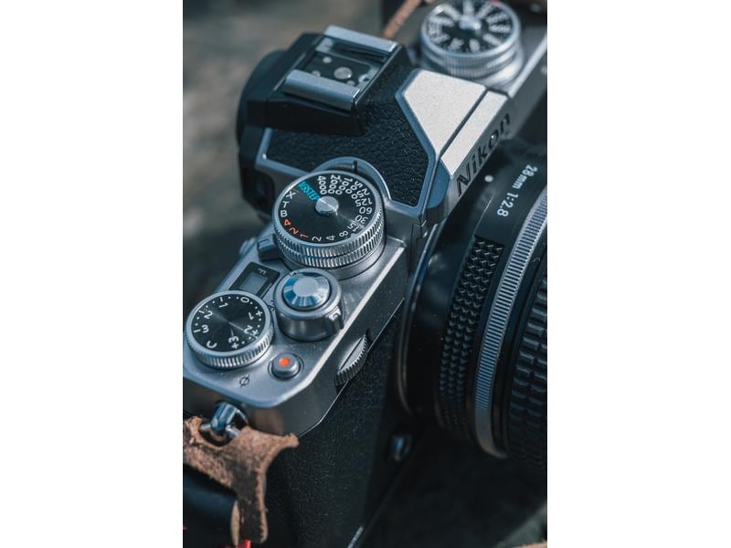 Nikon Fotokamera ZFC KIT 16-50 MM Einzigartige Systemkamera in klassischem Nikon-Design