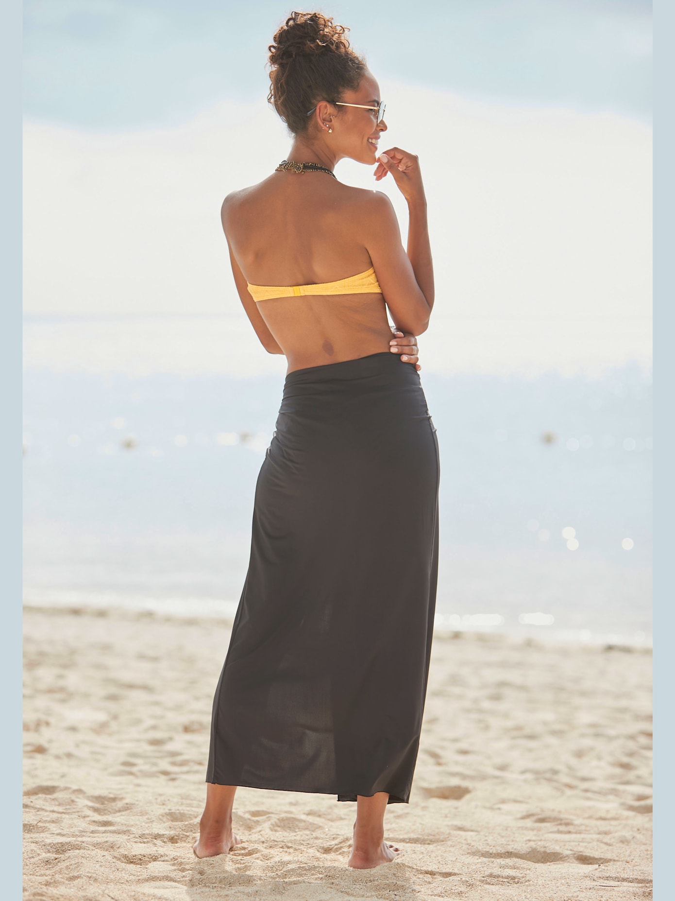 Jupe de plage élastique au niveau de la couture latérale