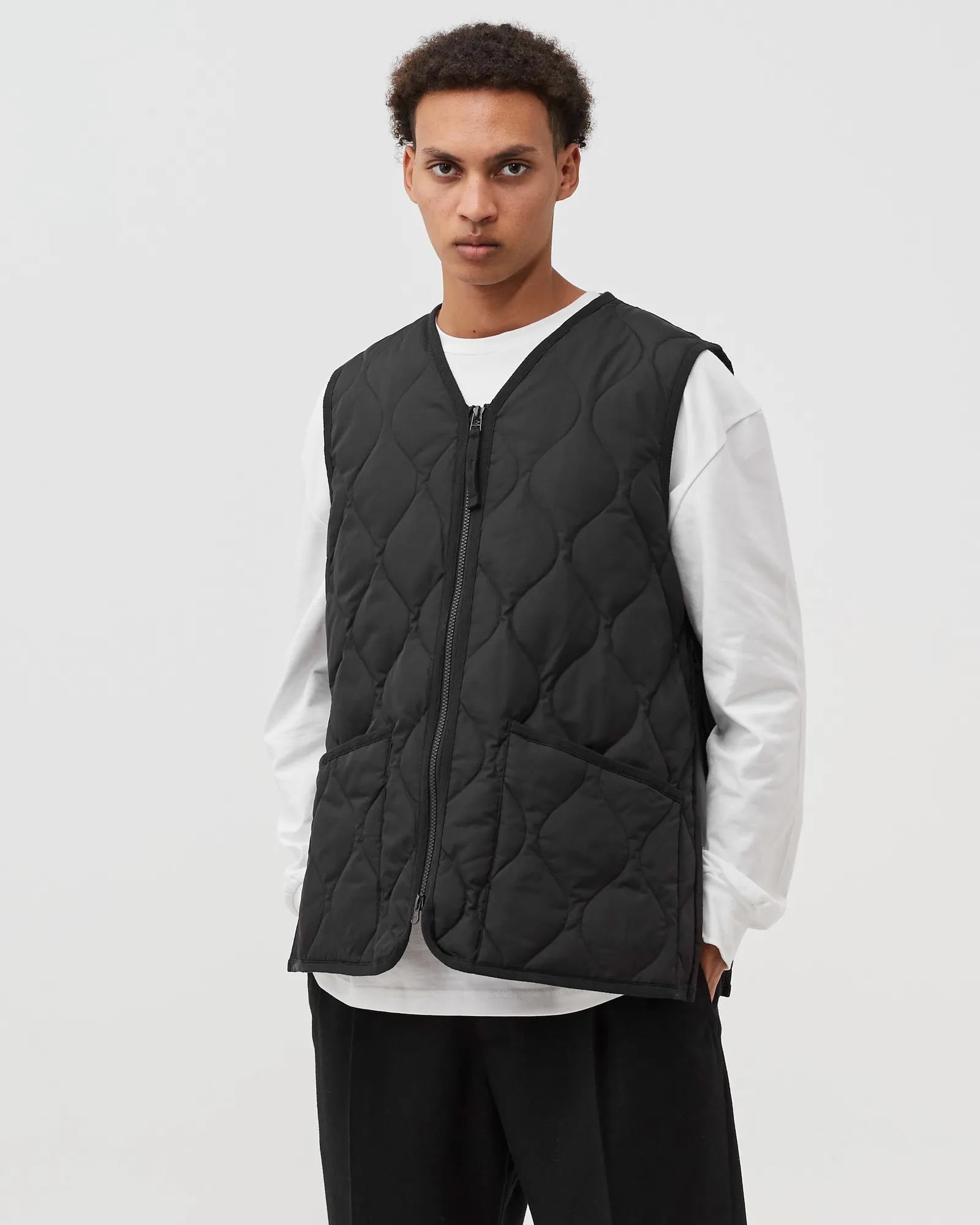 Taion MILITARY ZIP V-NECK VEST