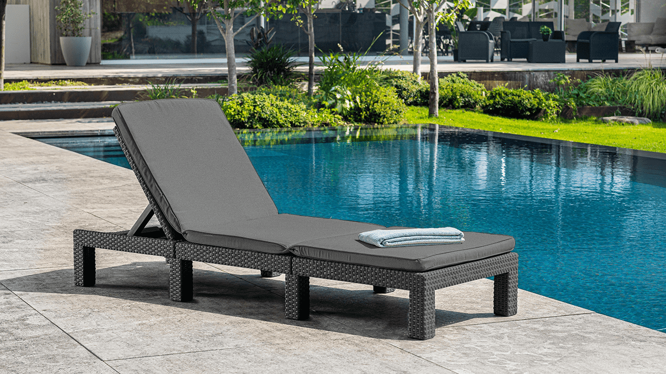 Allibert Daytona ligstoel met rotanlook, inclusief premium kussen - UV- en weerbestendige ligstoel voor zwembad en tuin