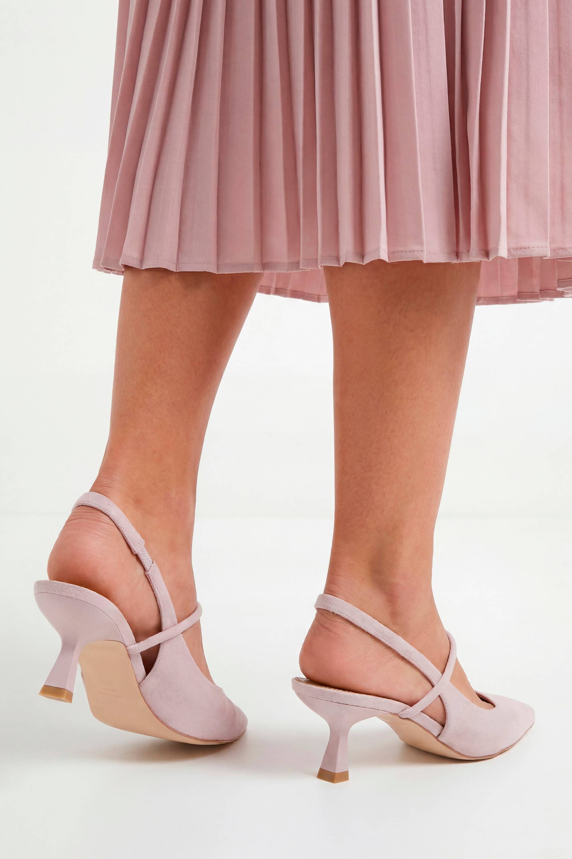 Wallis Escarpins Cherish À Bride Arrière Et Petit Talon En Synthétique Synthétique À Bout Pointu
